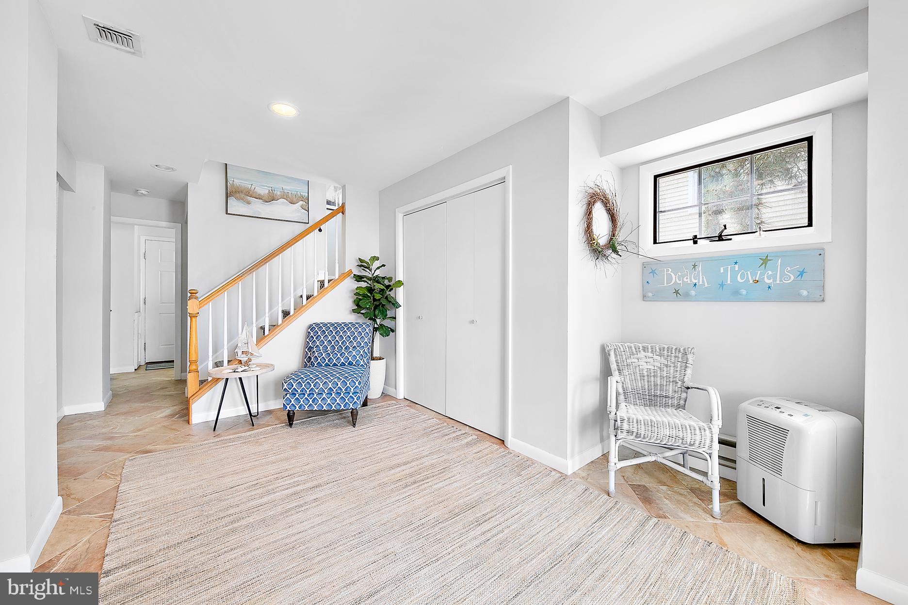 26 E 52nd St