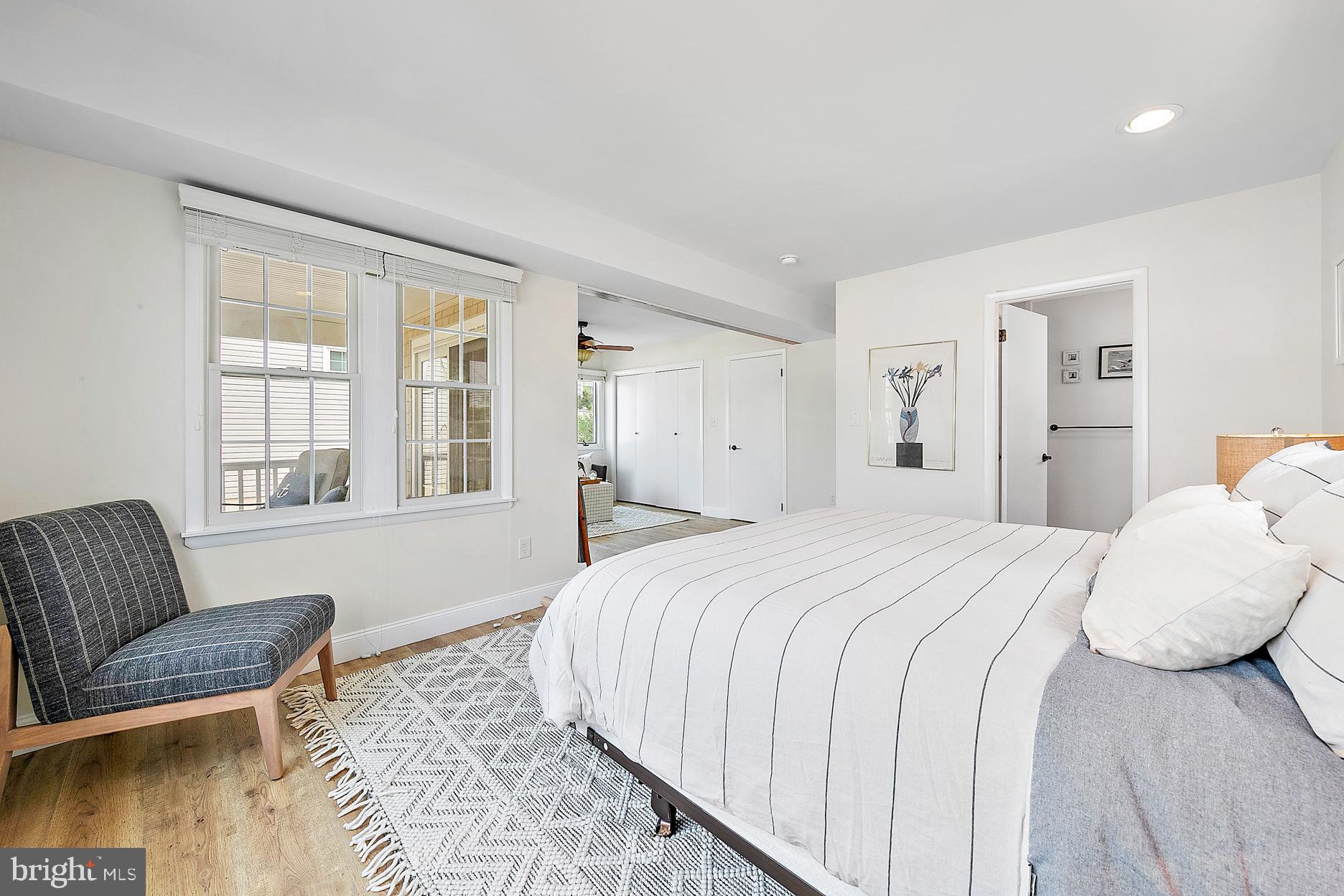 26 E 52nd St