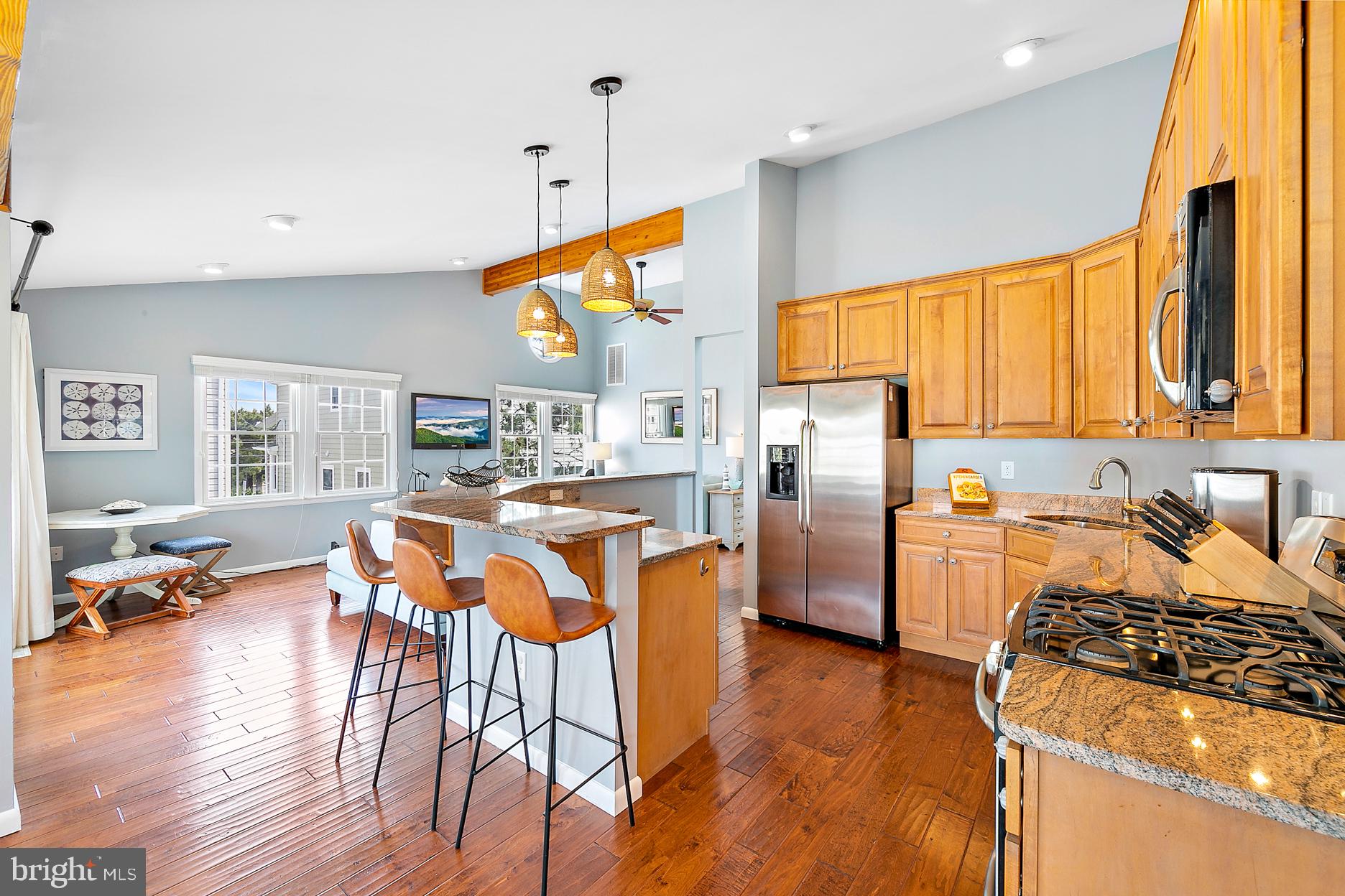 26 E 52nd St