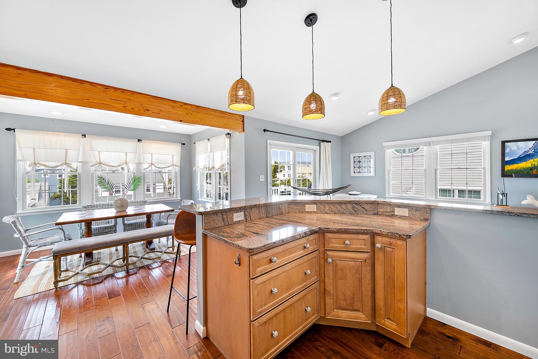 26 E 52nd St