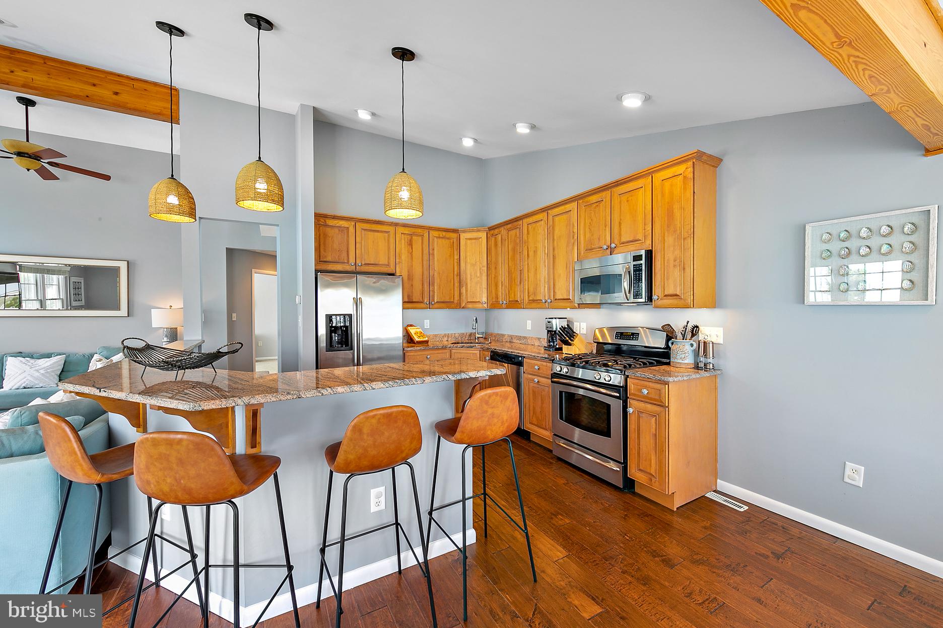 26 E 52nd St