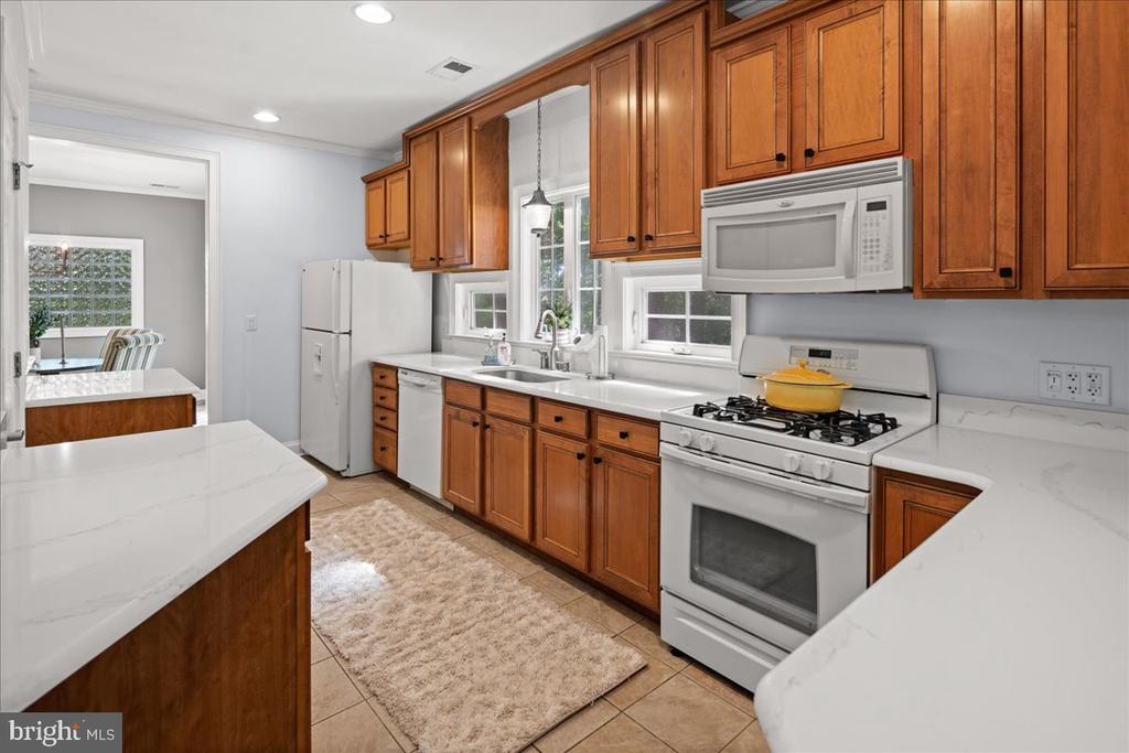 1081 Prospect Ave