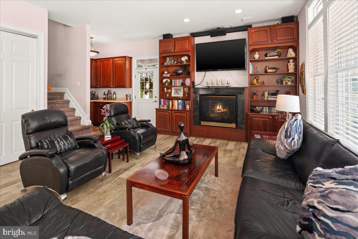 1081 Prospect Ave