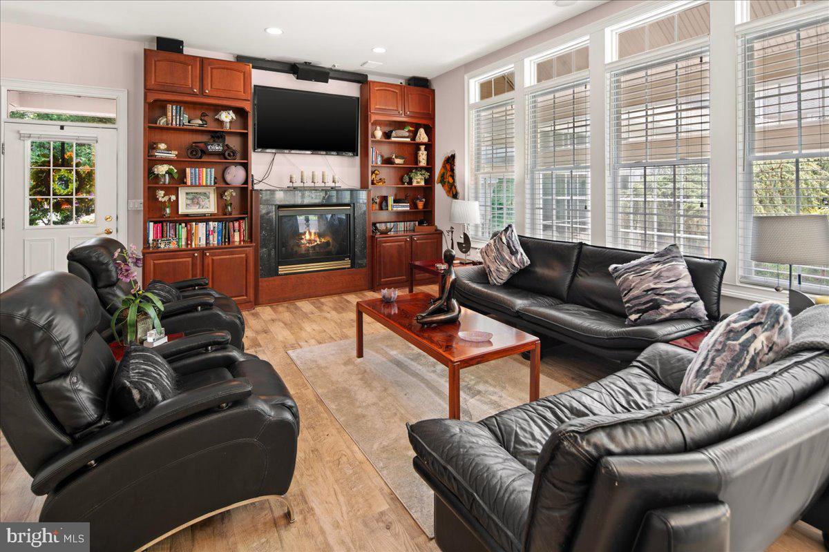 1081 Prospect Ave