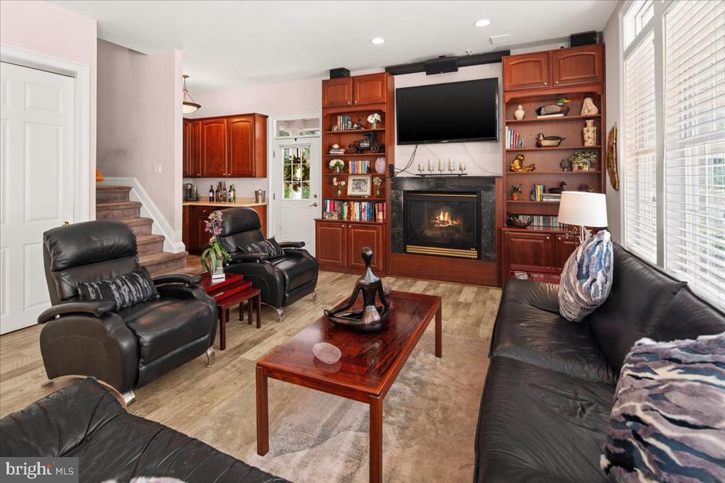 1081 Prospect Ave