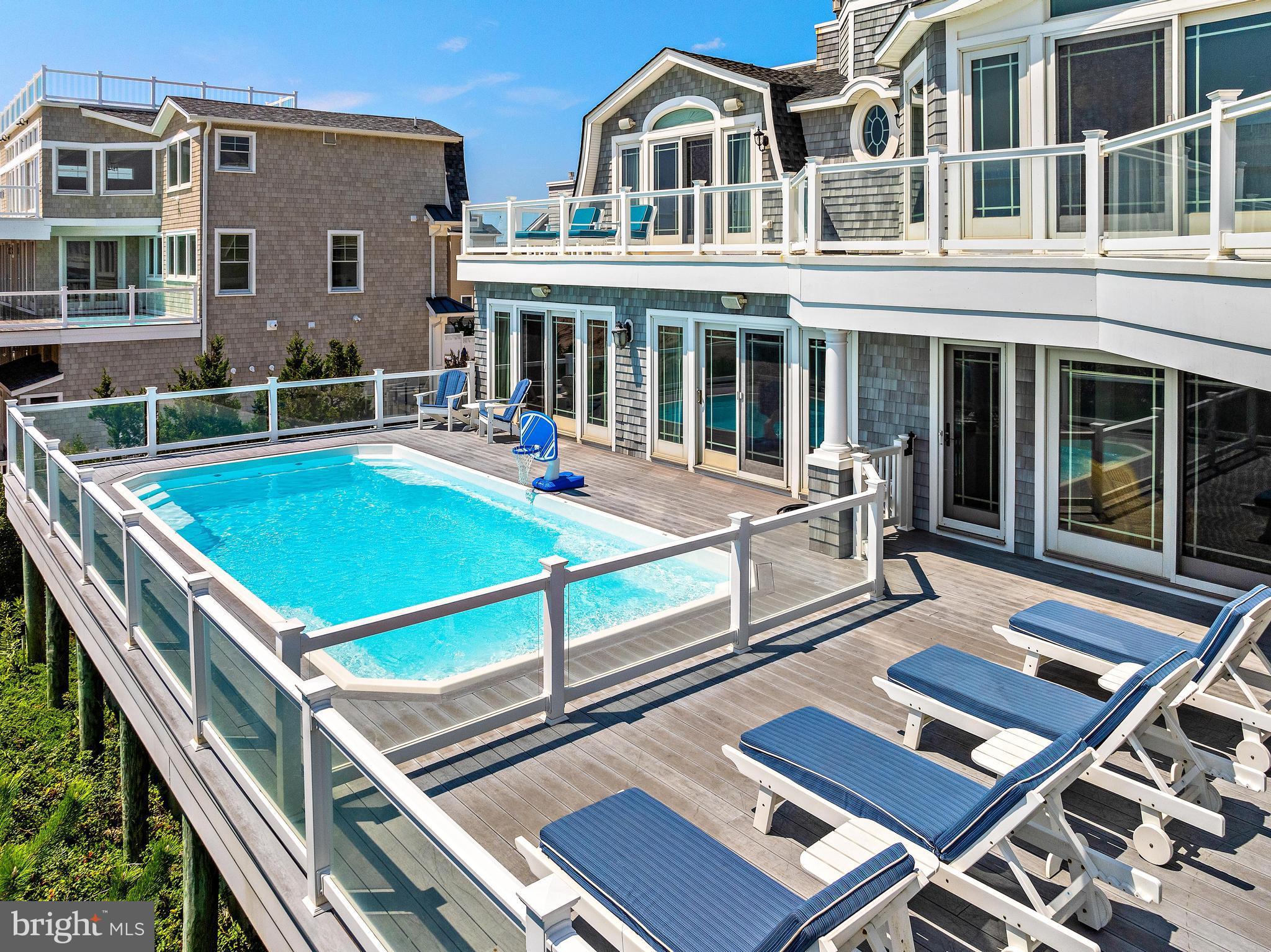 1095 Long Beach Blvd #B