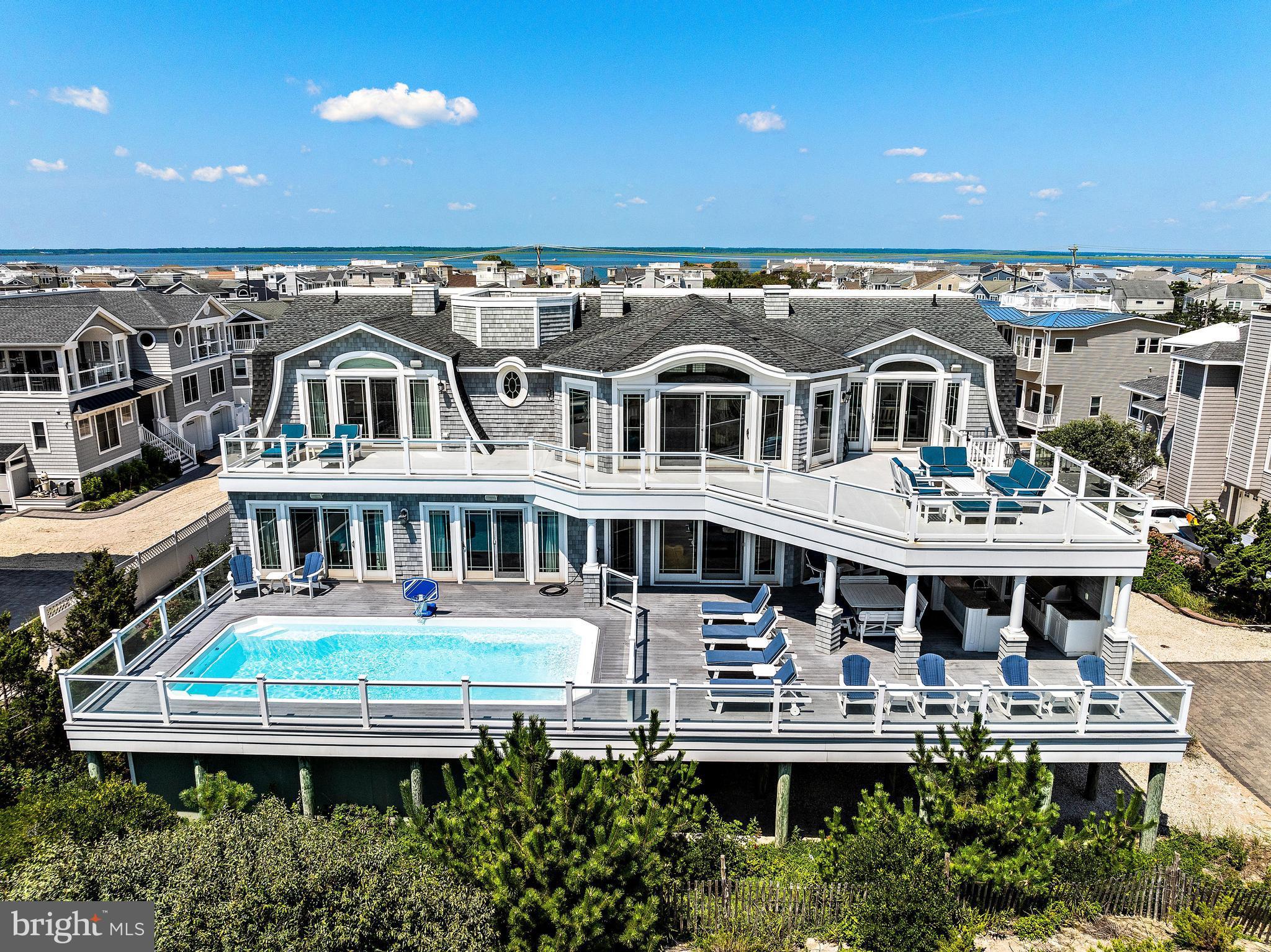 1095 Long Beach Blvd #B