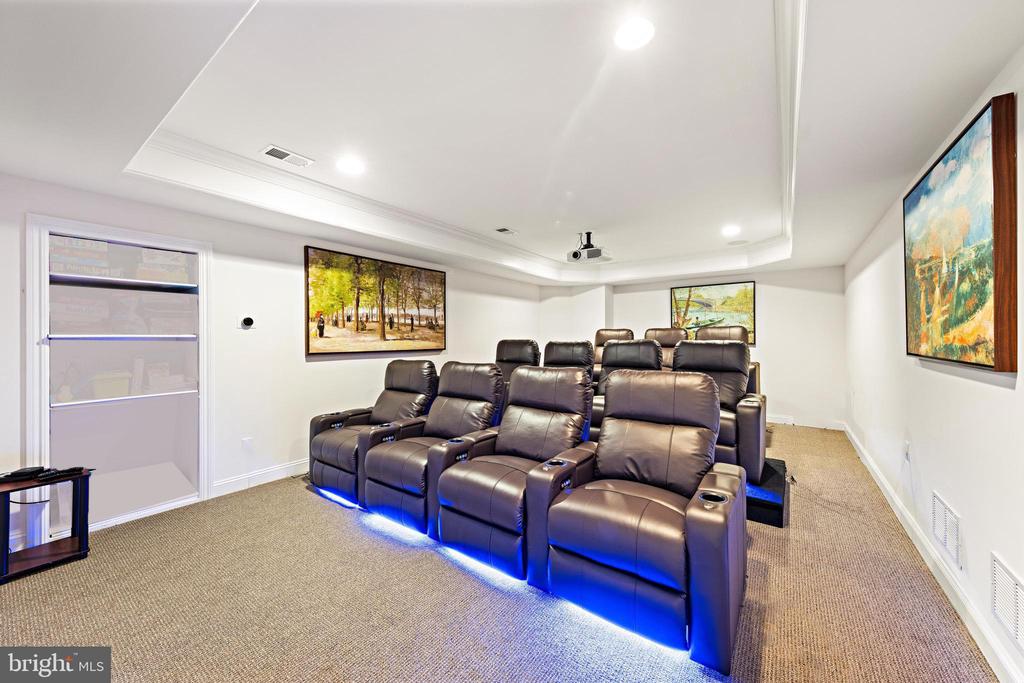 1095 Long Beach Blvd #B