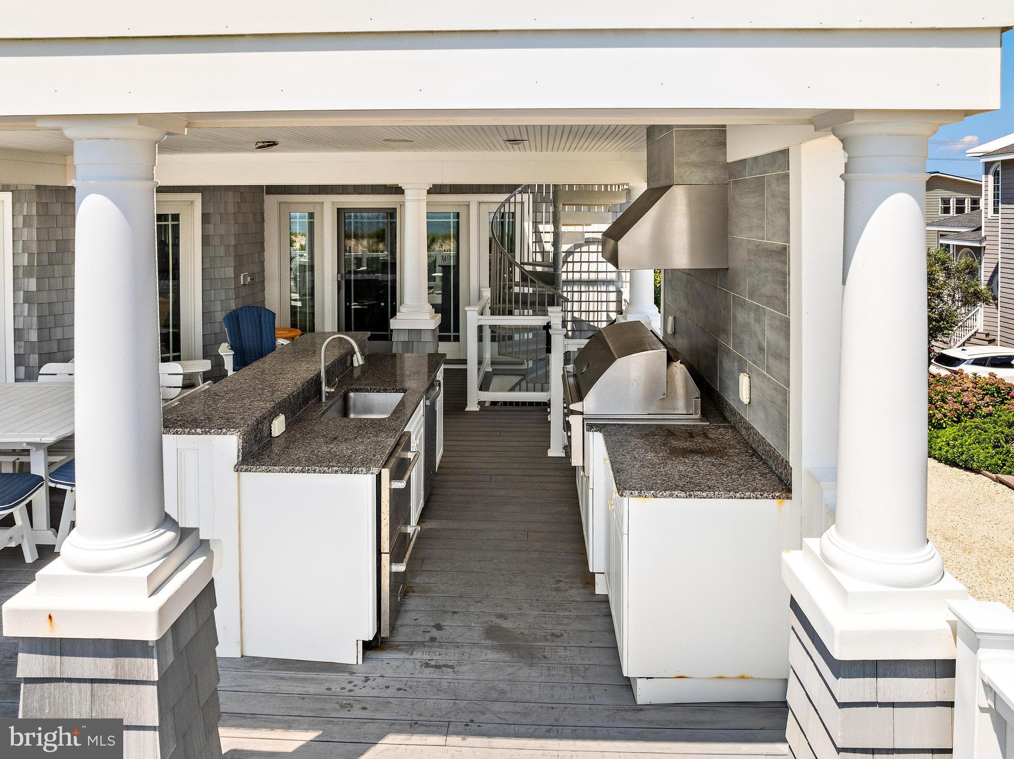 1095 Long Beach Blvd #B