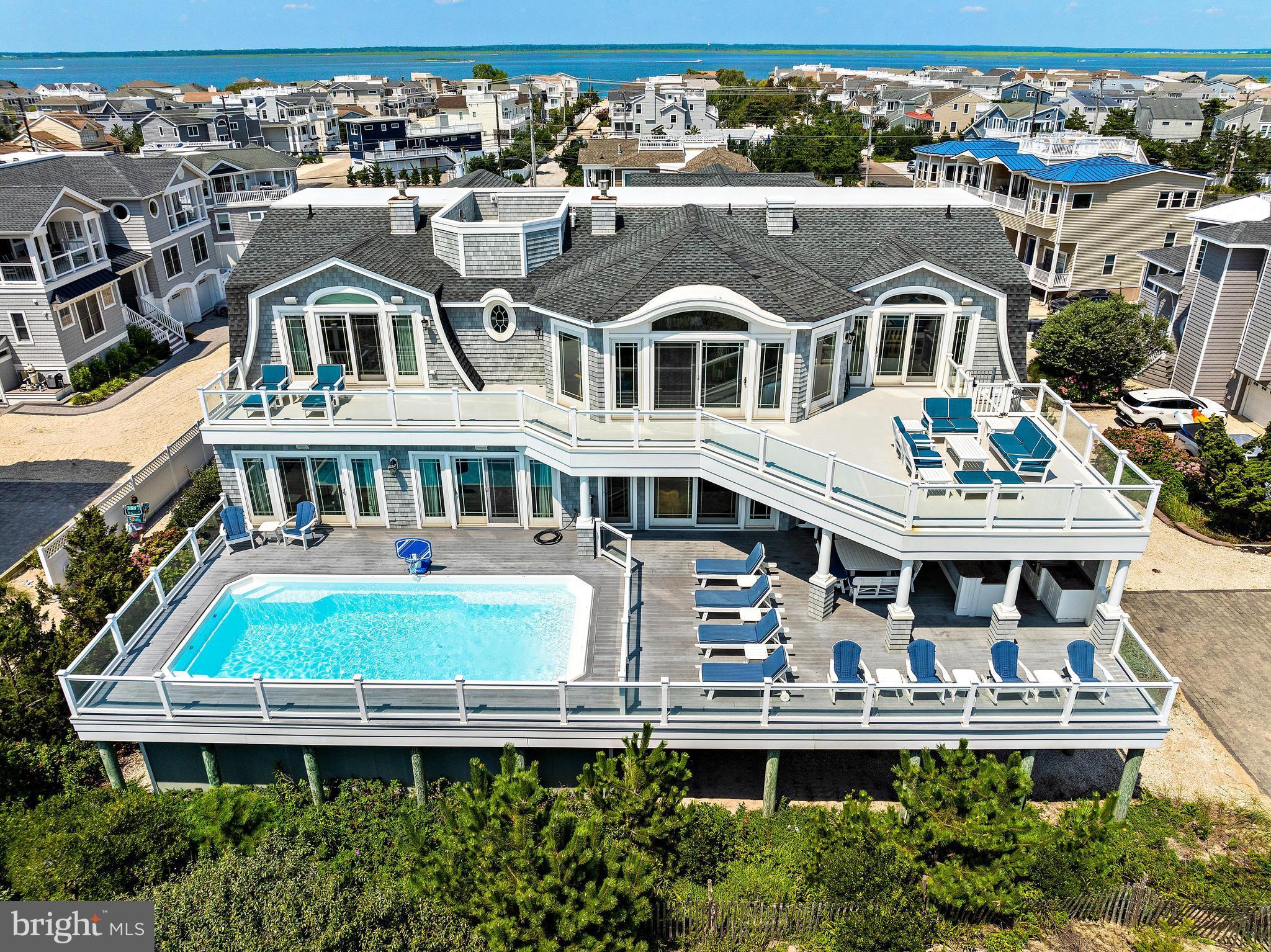 1095 Long Beach Blvd #B