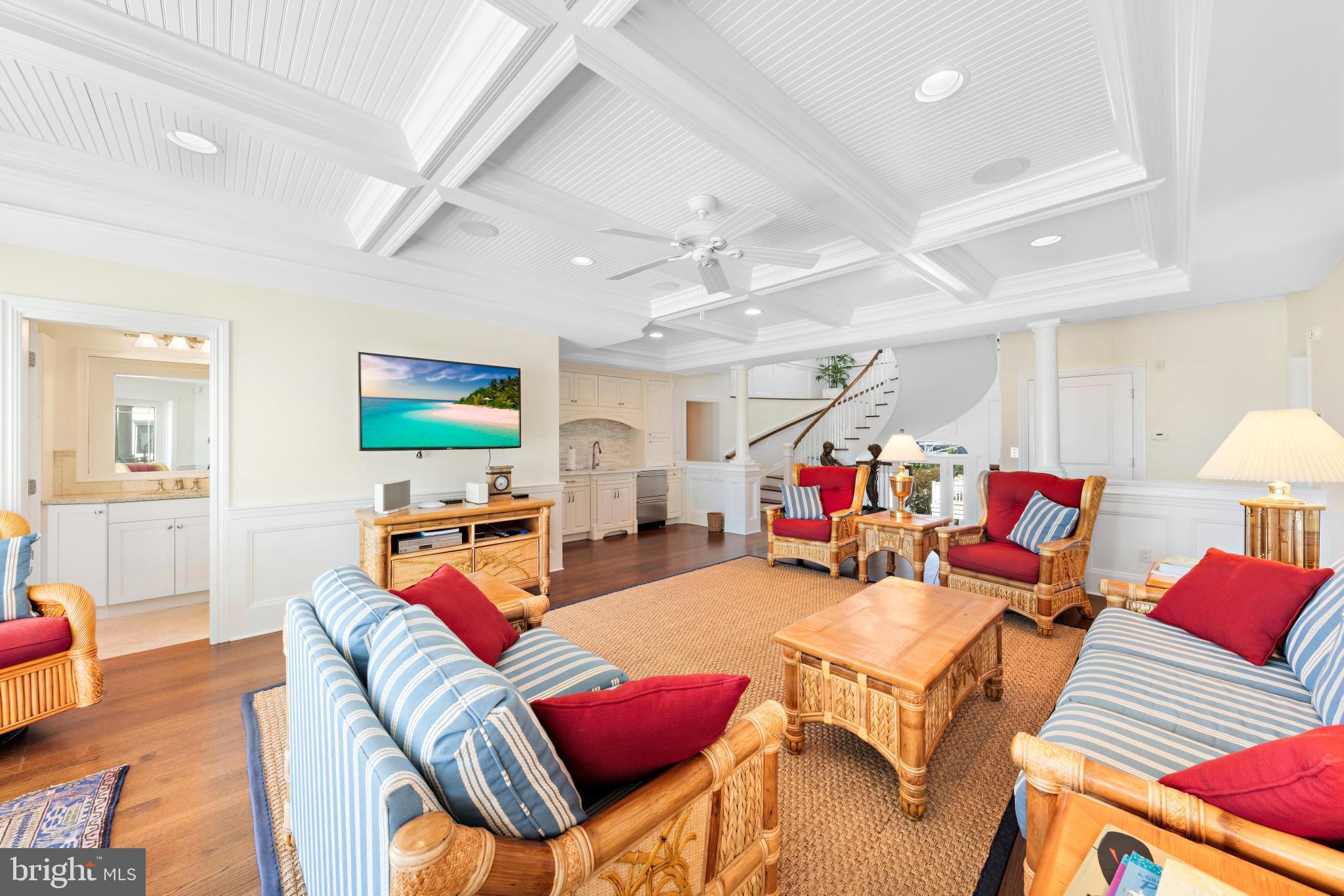1095 Long Beach Blvd #B