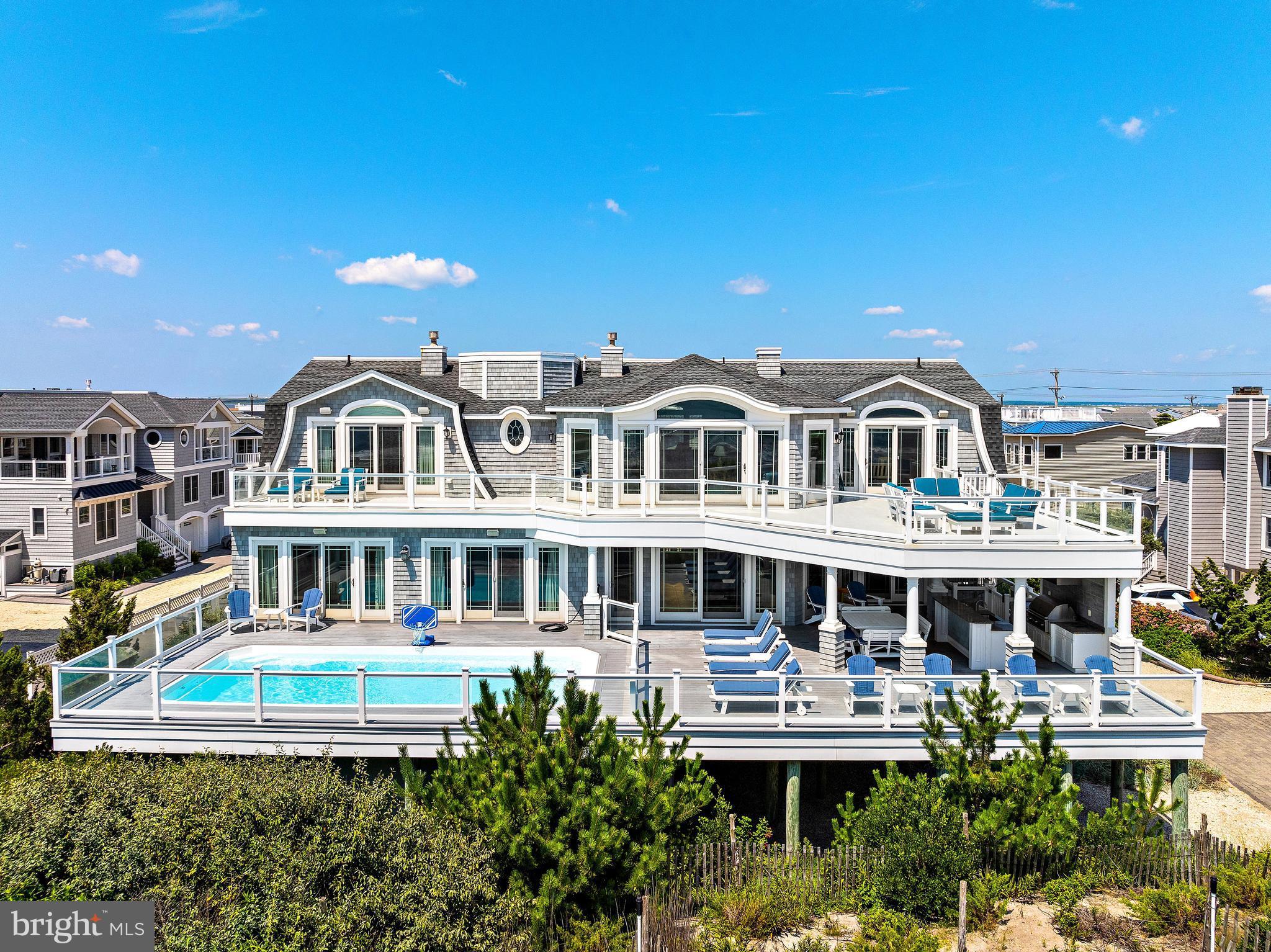 1095 Long Beach Blvd #B