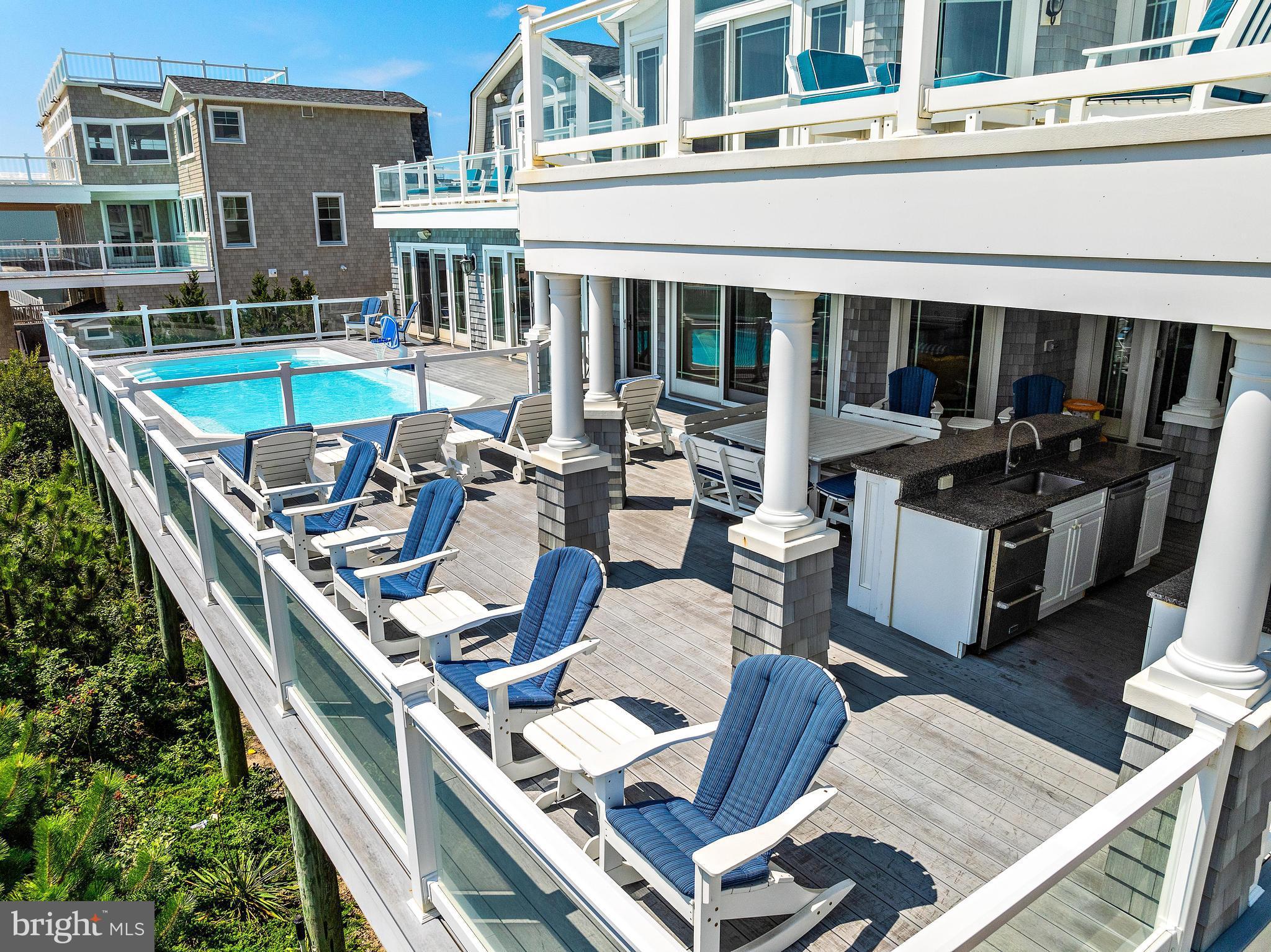 1095 Long Beach Blvd #B
