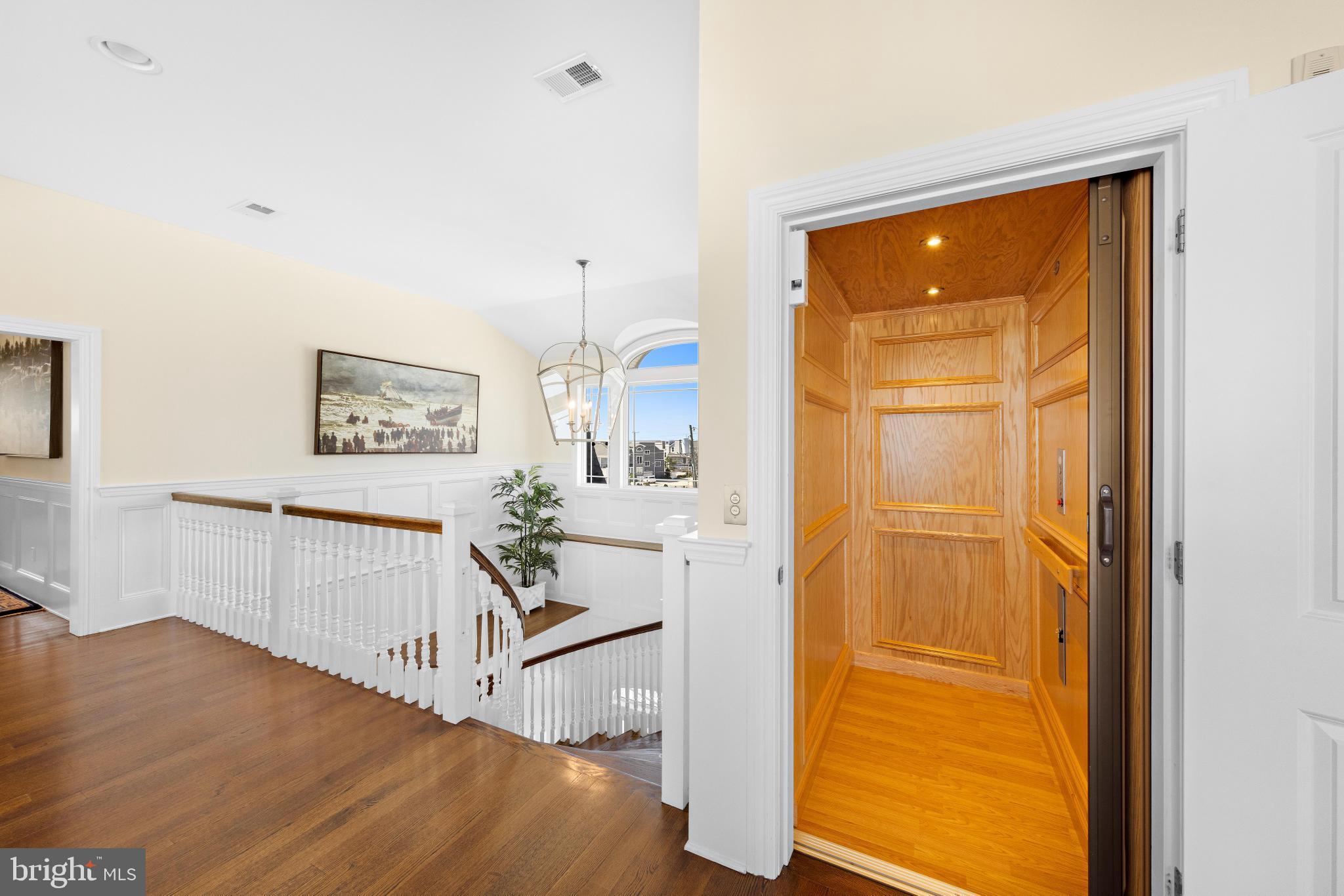 1095 Long Beach Blvd #B