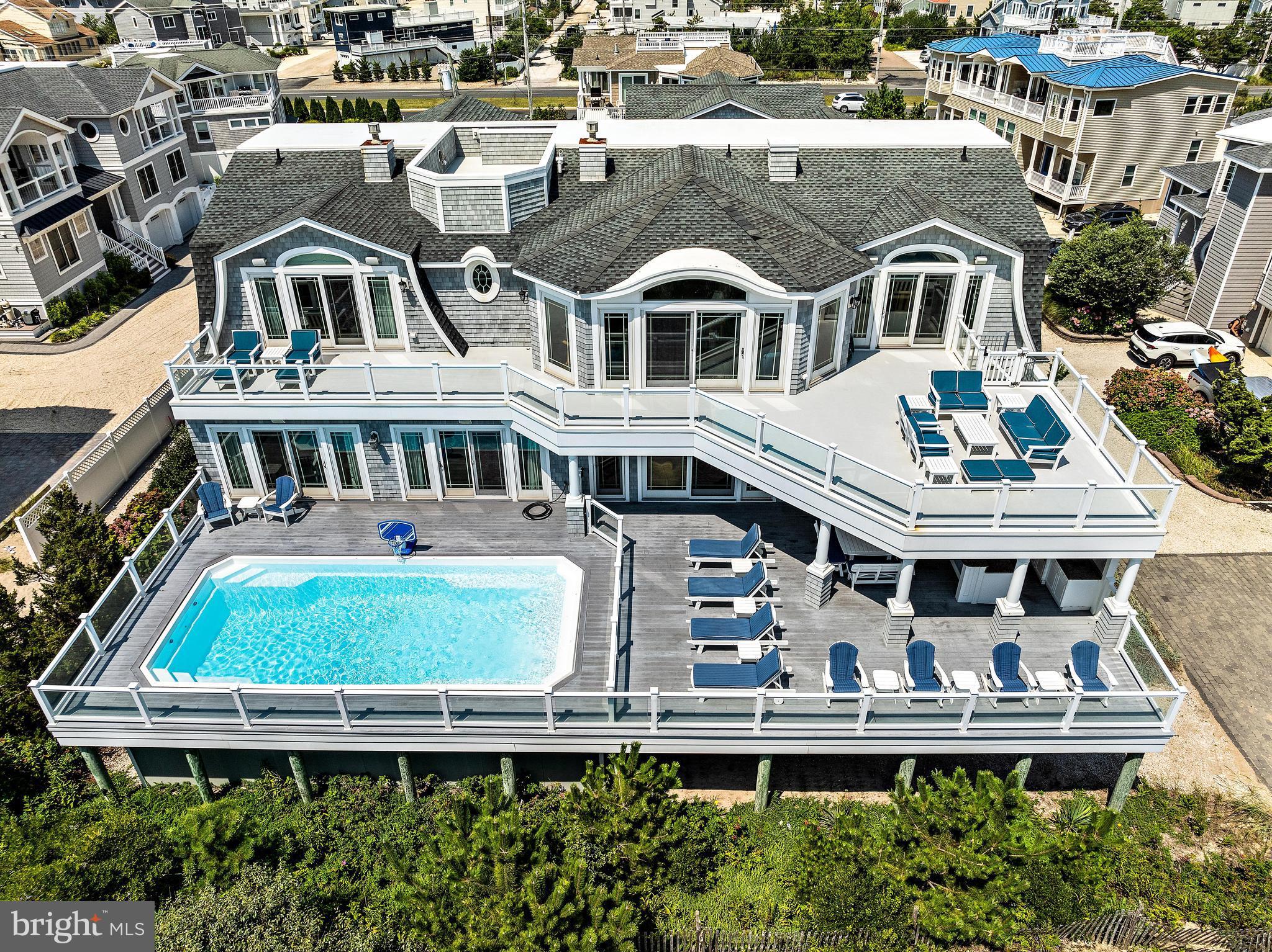 1095 Long Beach Blvd #B
