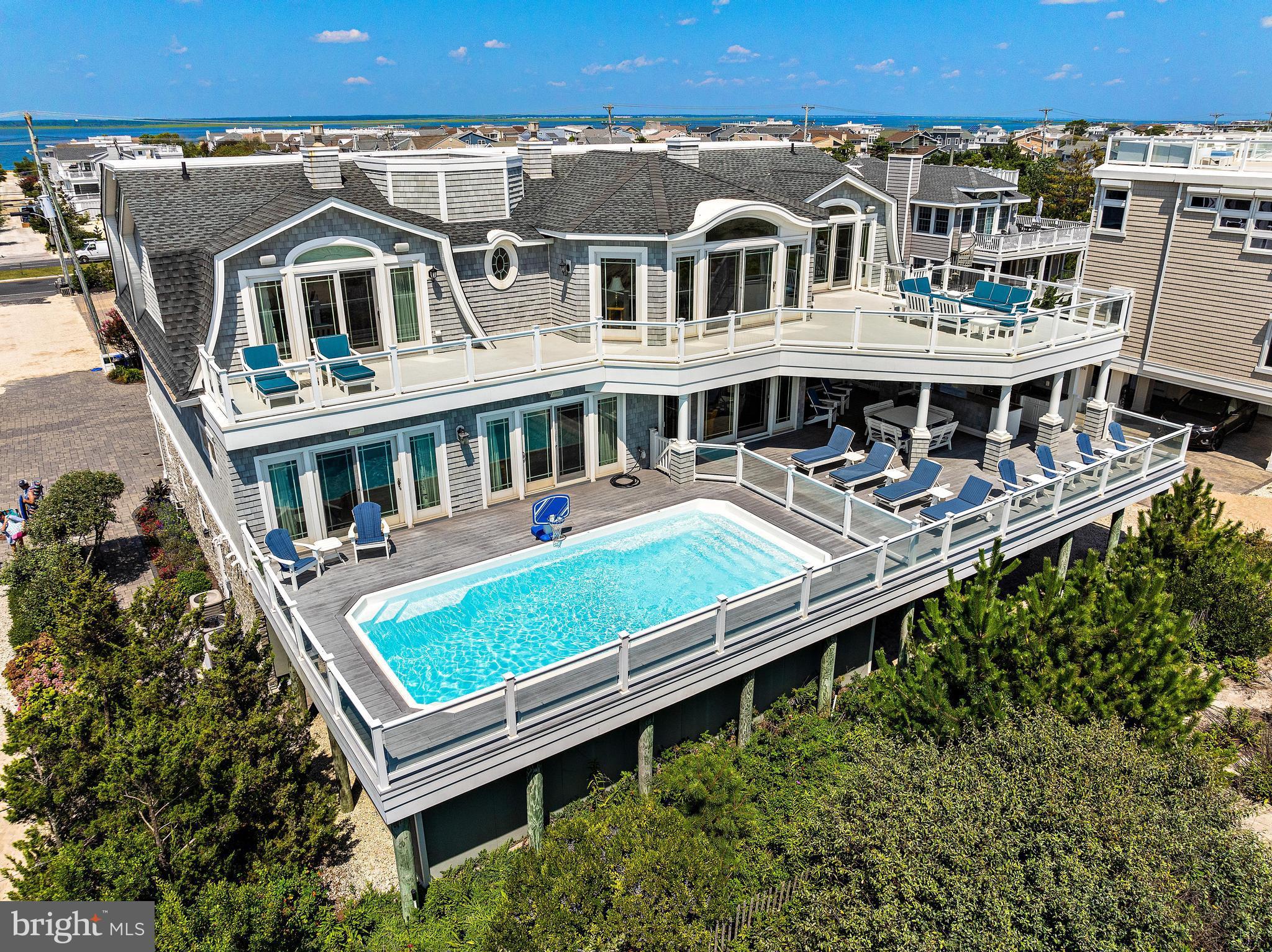1095 Long Beach Blvd #B