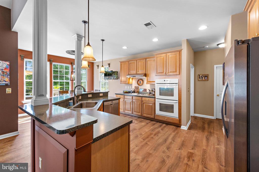 51 Waters Edge Dr