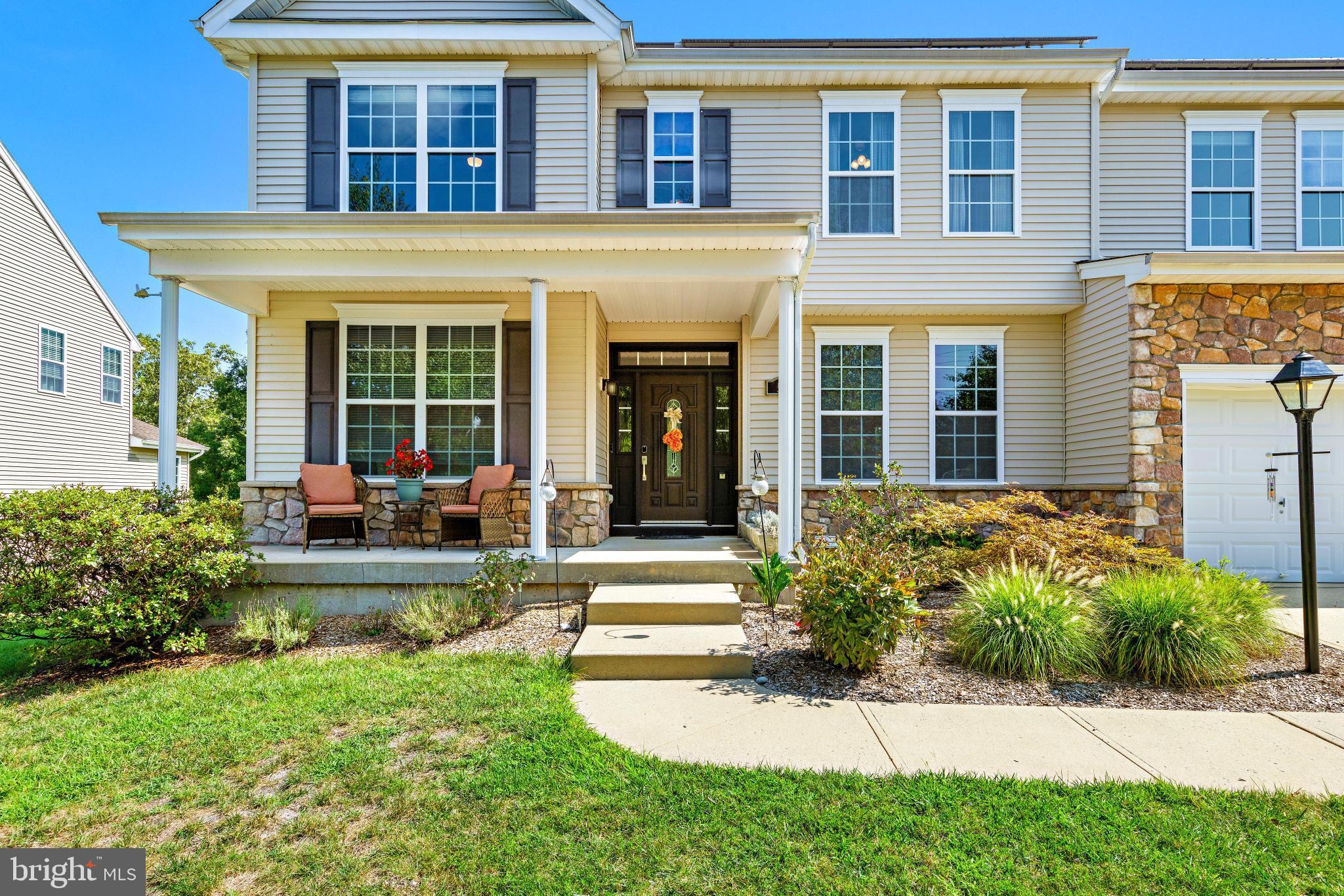 51 Waters Edge Dr