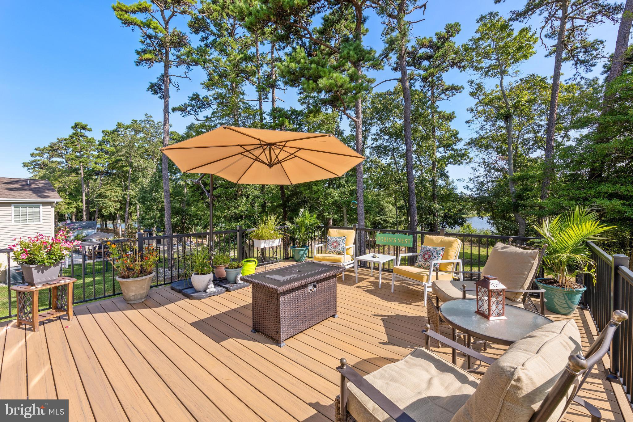 51 Waters Edge Dr