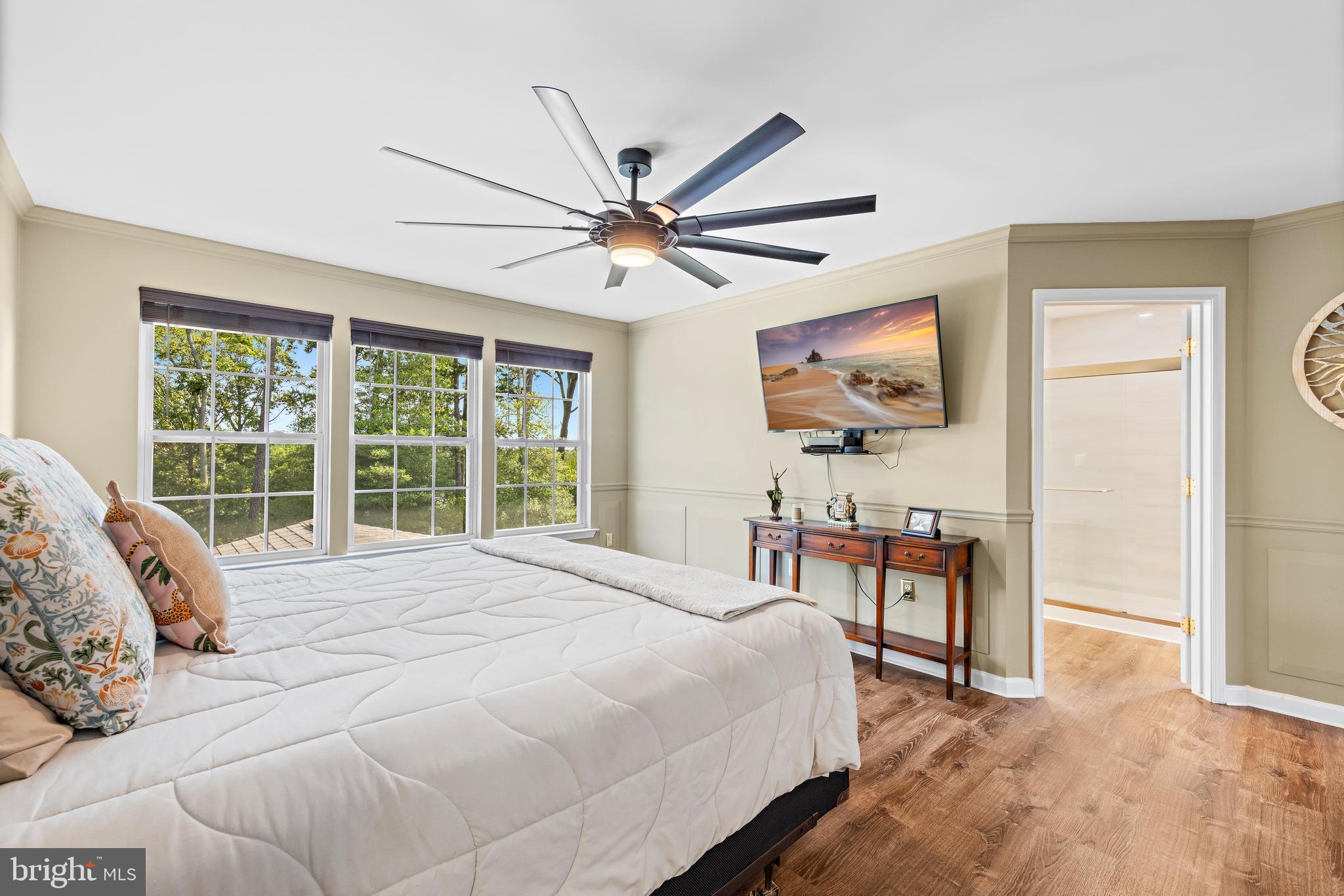51 Waters Edge Dr