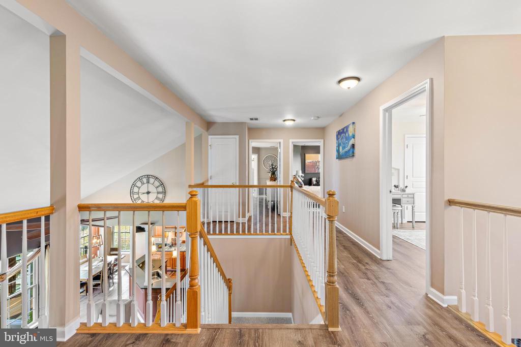 51 Waters Edge Dr