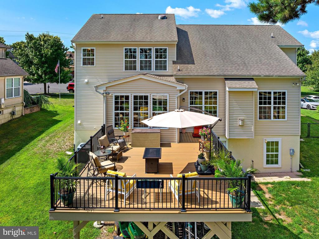 51 Waters Edge Dr