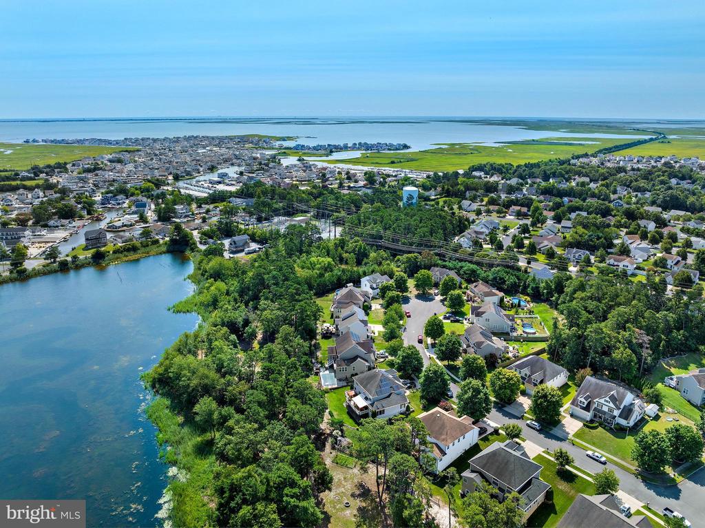 51 Waters Edge Dr