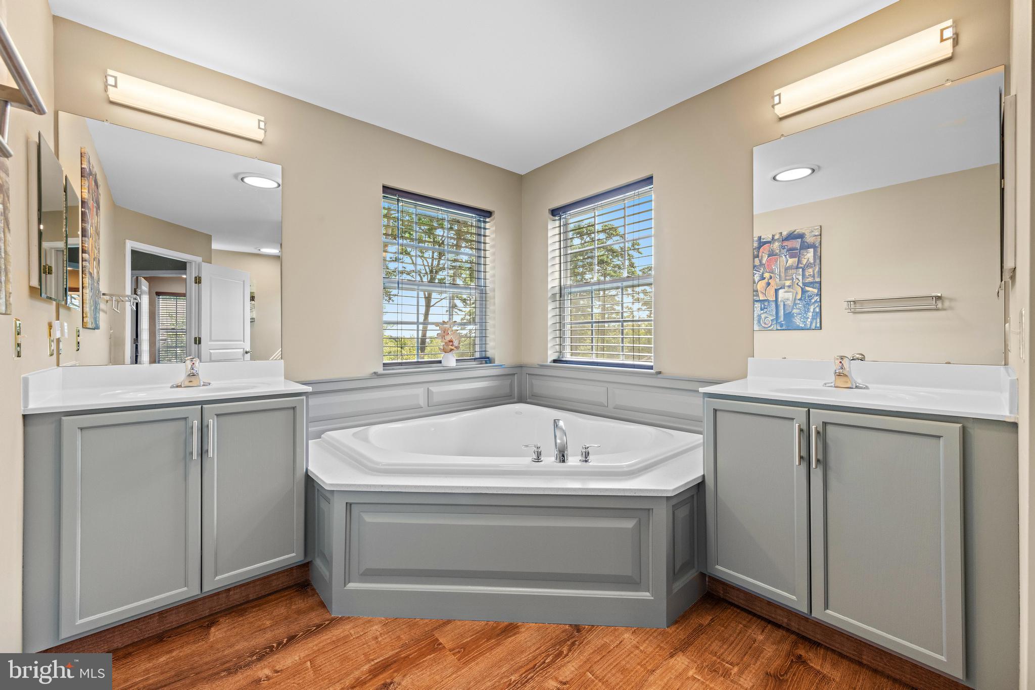 51 Waters Edge Dr
