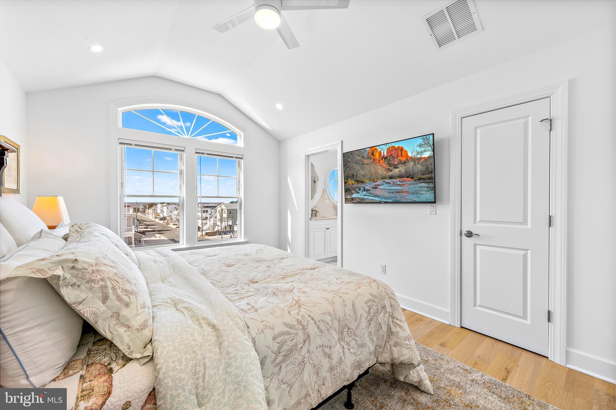 4901 Long Beach