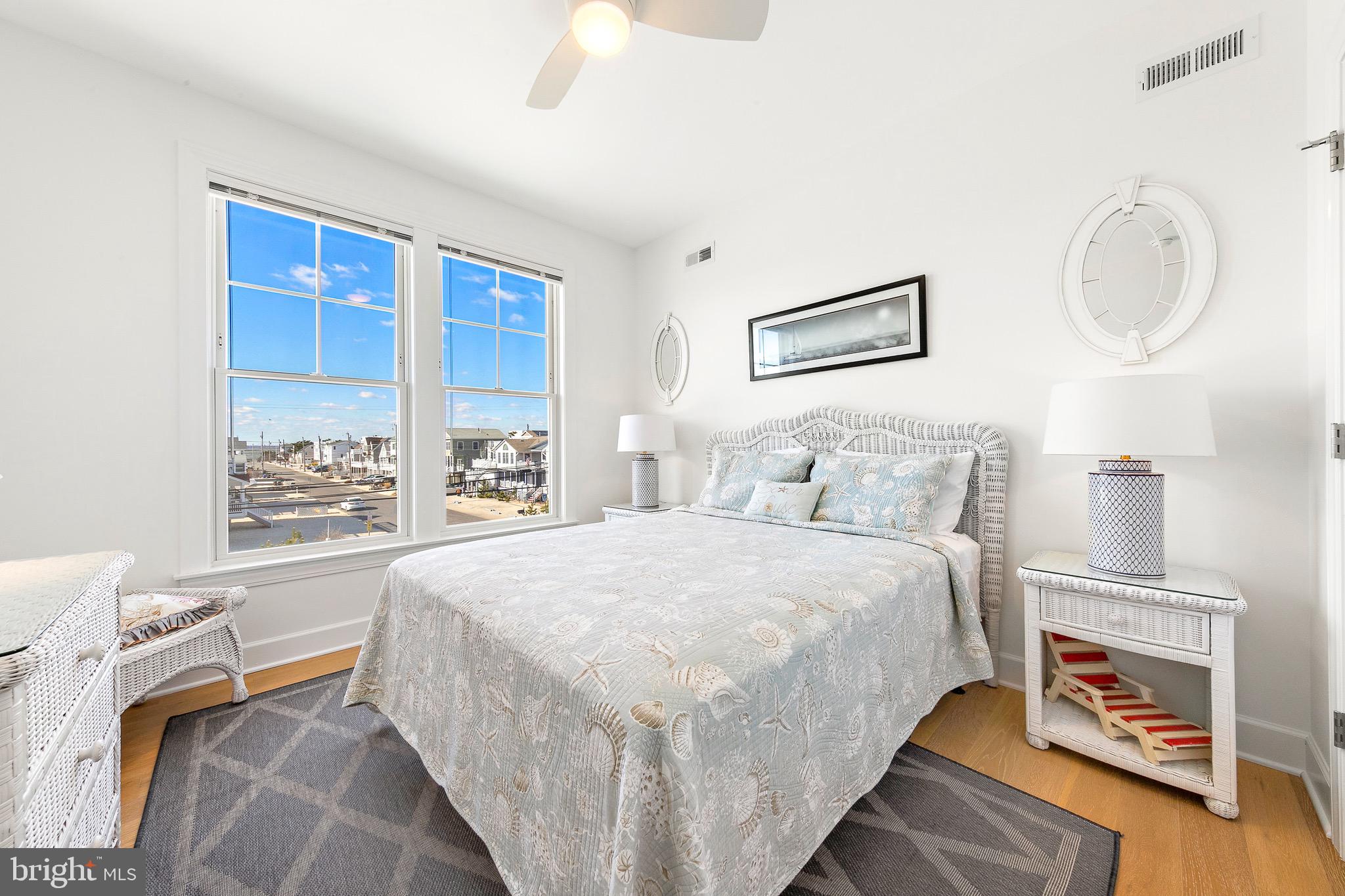 4901 Long Beach