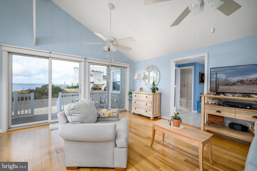 25 JOAN,OCEAN