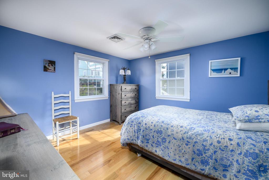 25 JOAN,OCEAN