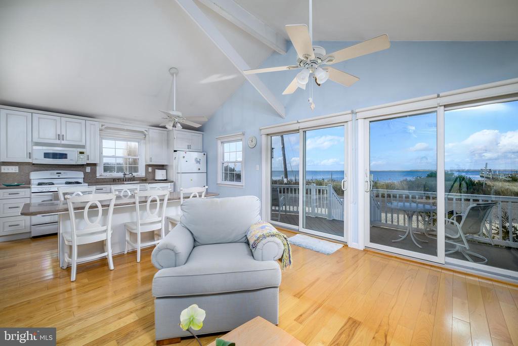 25 JOAN,OCEAN