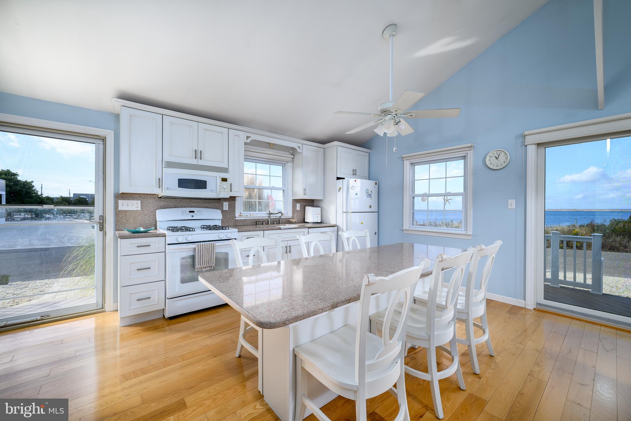 25 Joan Rd