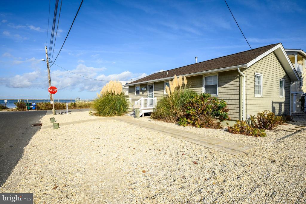 25 JOAN,OCEAN