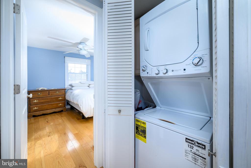 25 JOAN,OCEAN