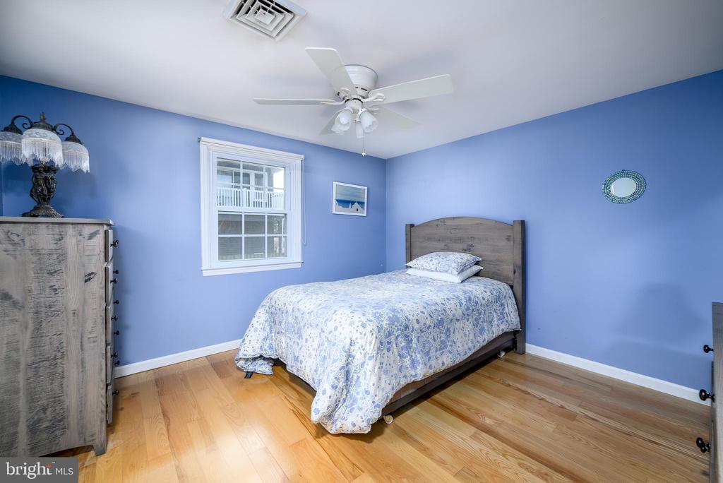 25 JOAN,OCEAN