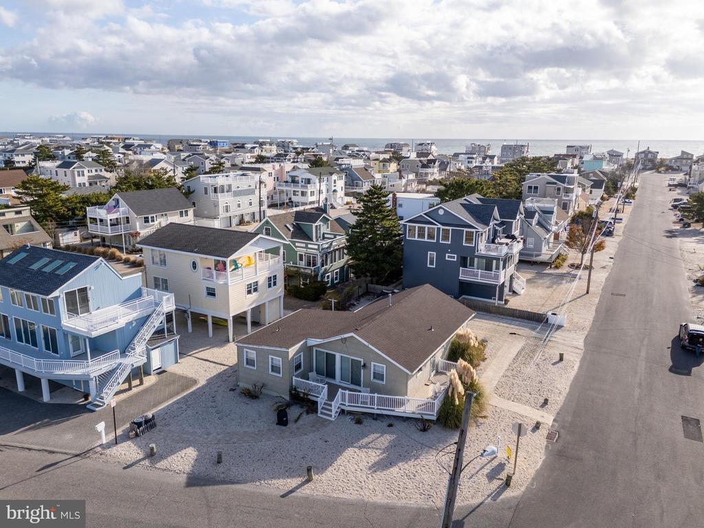25 JOAN,OCEAN