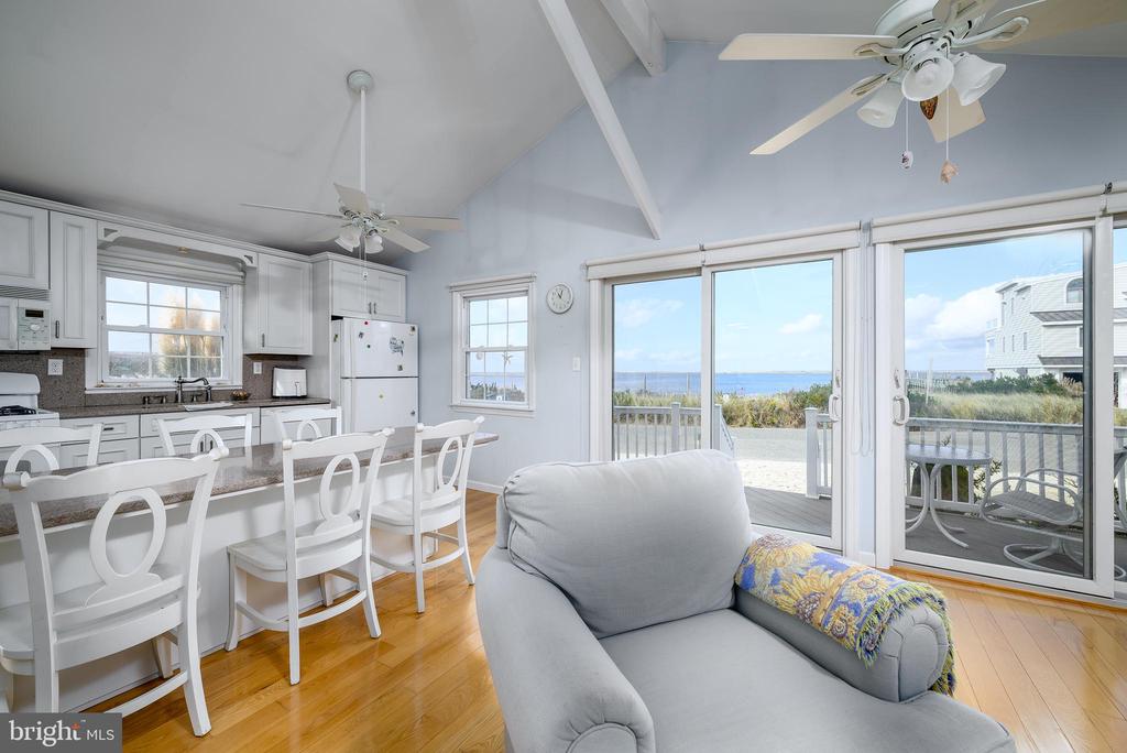 25 JOAN,OCEAN