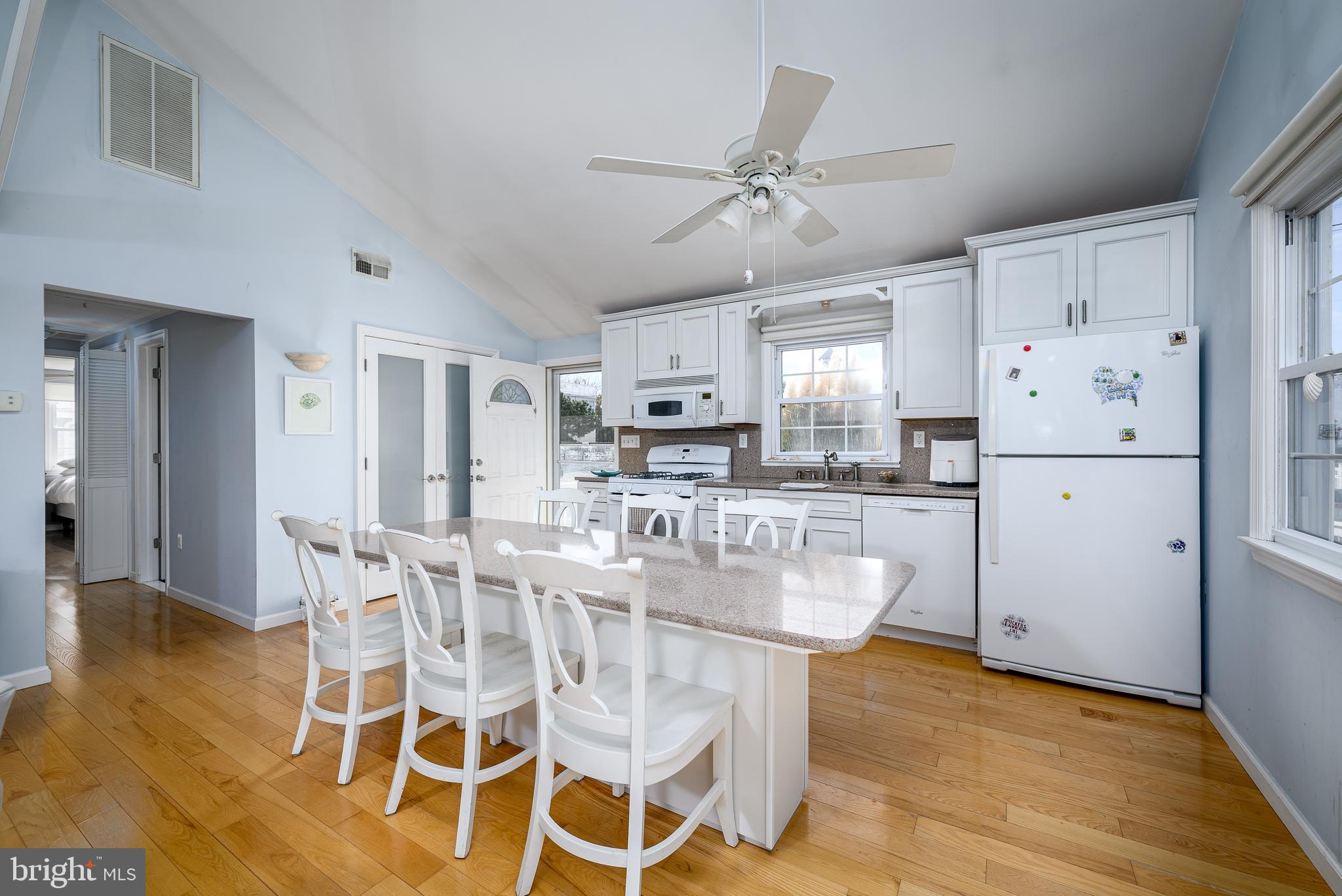 25 Joan Rd