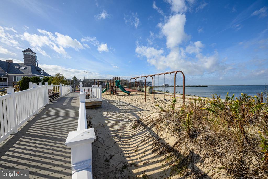 25 JOAN,OCEAN