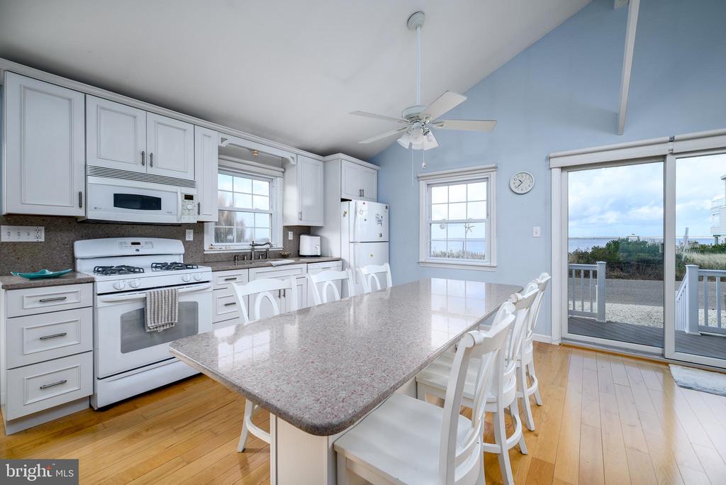 25 JOAN,OCEAN