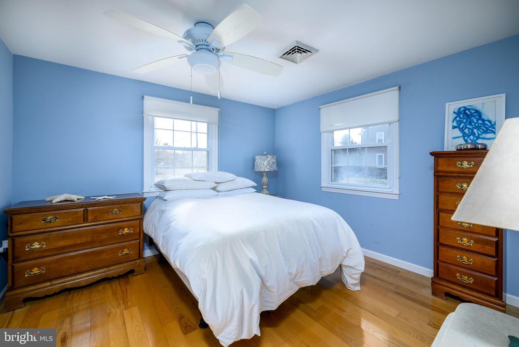 25 JOAN,OCEAN