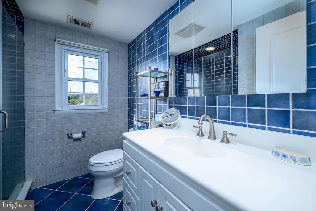 25 JOAN,OCEAN