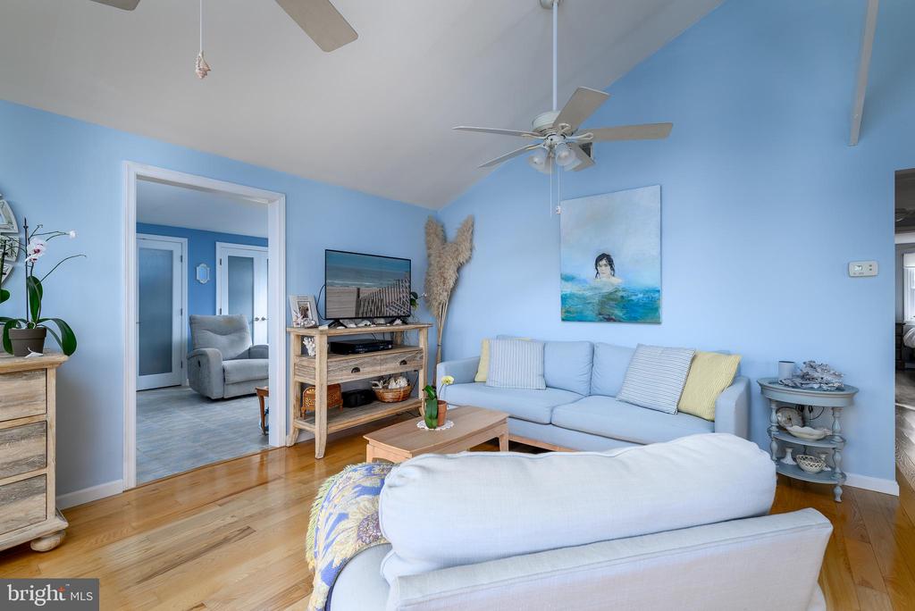 25 JOAN,OCEAN