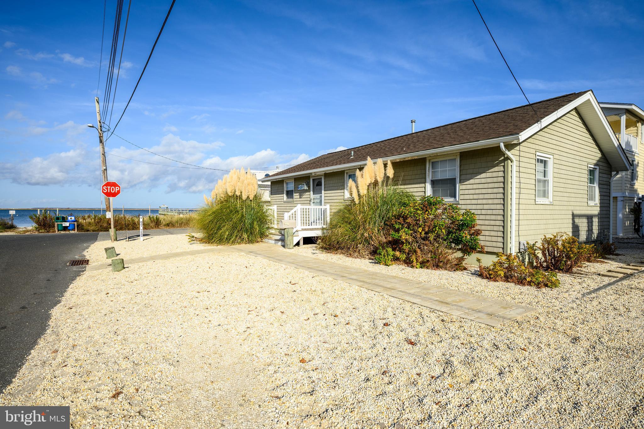 25 Joan Rd