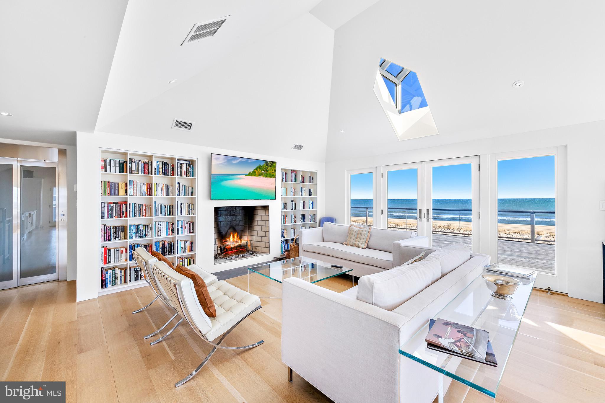 1039-C Long Beach Blvd.