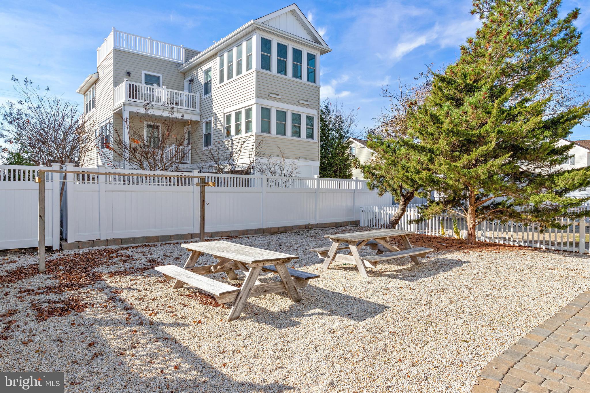 220 Taylor Ave
