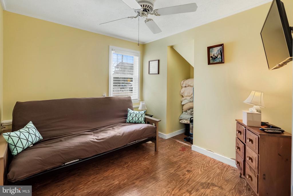5104 W West Ave