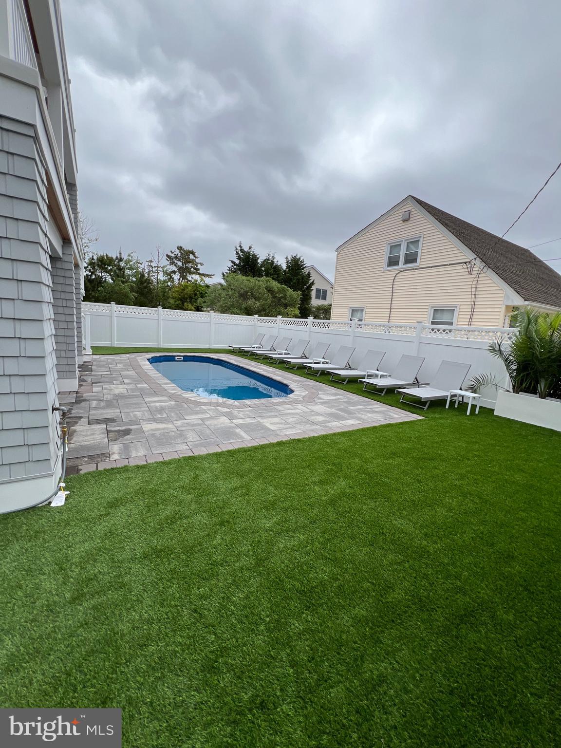 230 Fairview Ave